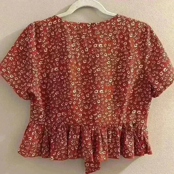 NWOT Women SHEIN Tie Front Print Blouse - Picture 4 of 4